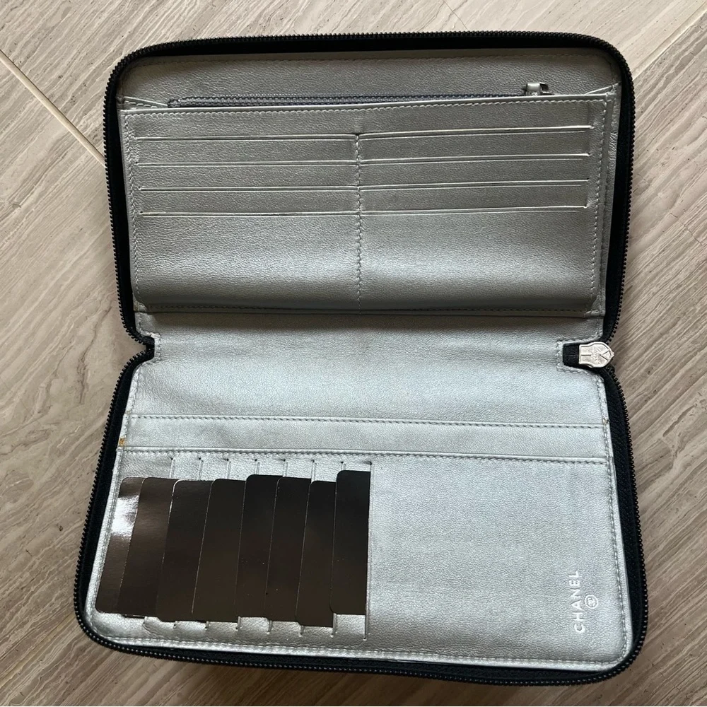 Chanel CC Camélia Floral Zip-Around Wallet